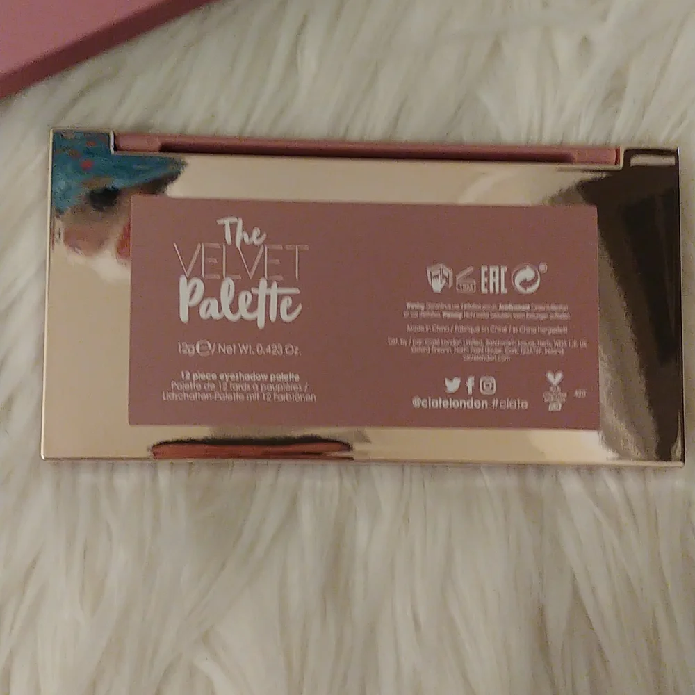 💝FIRM! NWT CIATE LONDON THE VELVET EYESHADOW PALETTE